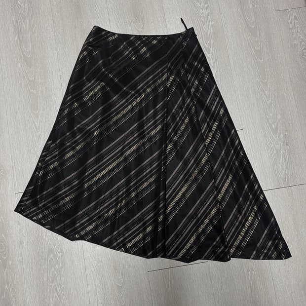 Le Lionceau 언발 미디 스커트