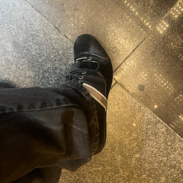 디올 옴므 스니커즈 42사이즈