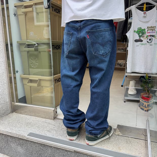 Levi’s 550 (33X32)
