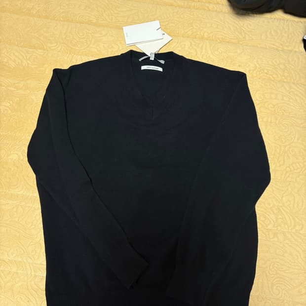 브라운 야드 브이넥 니트