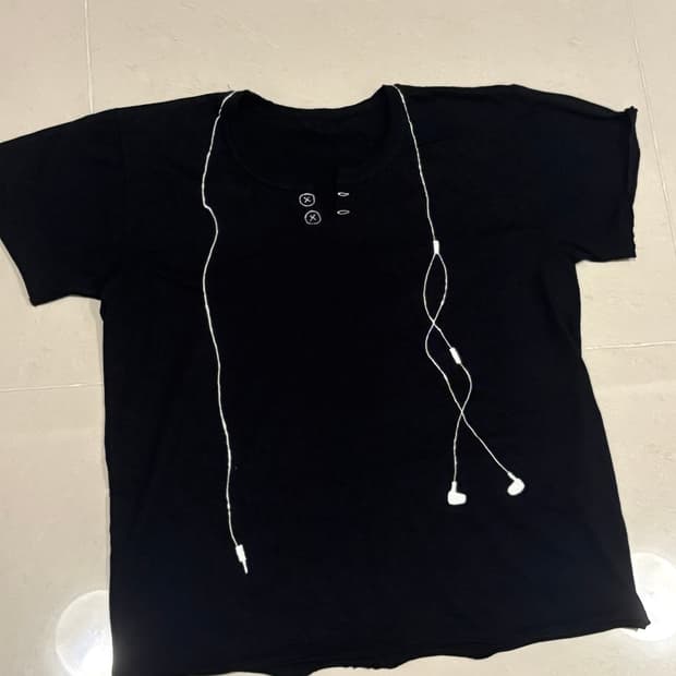 Custom earphones T-shirts
