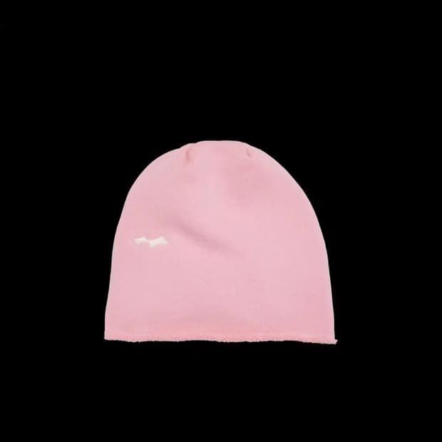 skylrk cloudy pink beanie