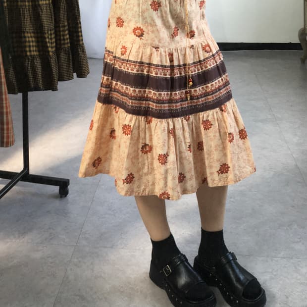 Ethnic pattern skirt