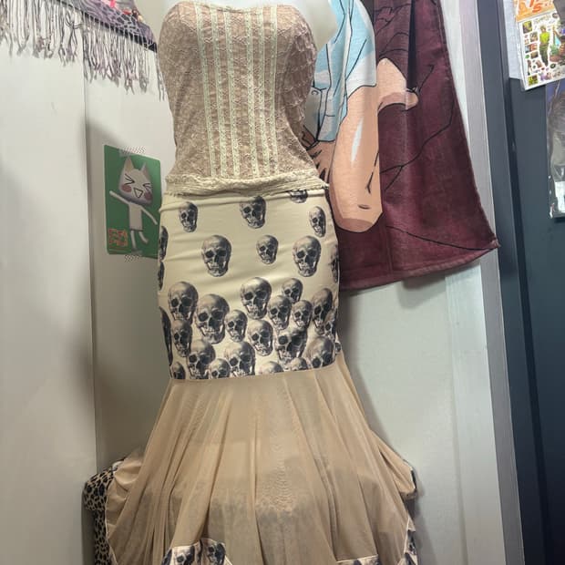 Chip chip 해골 메쉬스커트