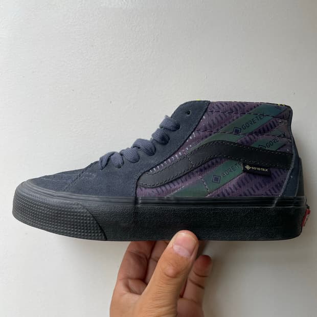 Vans x GORE-TEX 스케이트 미드 220