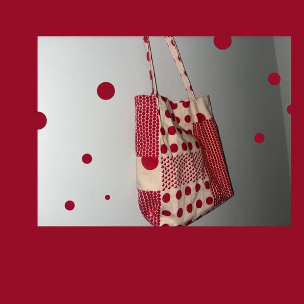 Red dot point bag