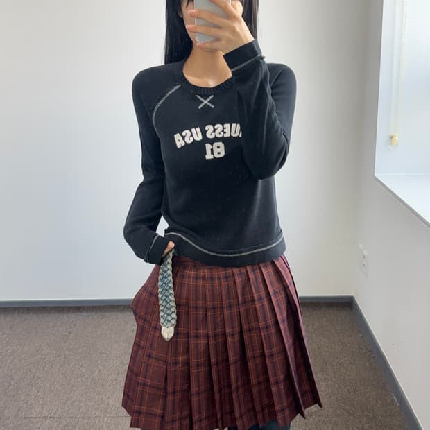 Guess 게스 스펠아웃로고 블랙 니트 