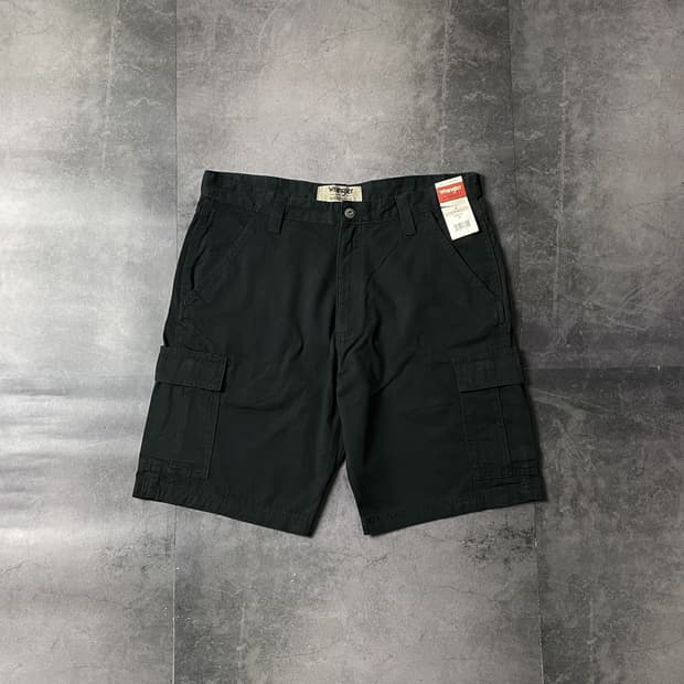 WRANGLER 데드스탁 랭글러 블랙 카고 하프 팬츠 A00746
