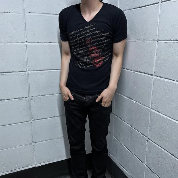 gothic lettering short sleeve
