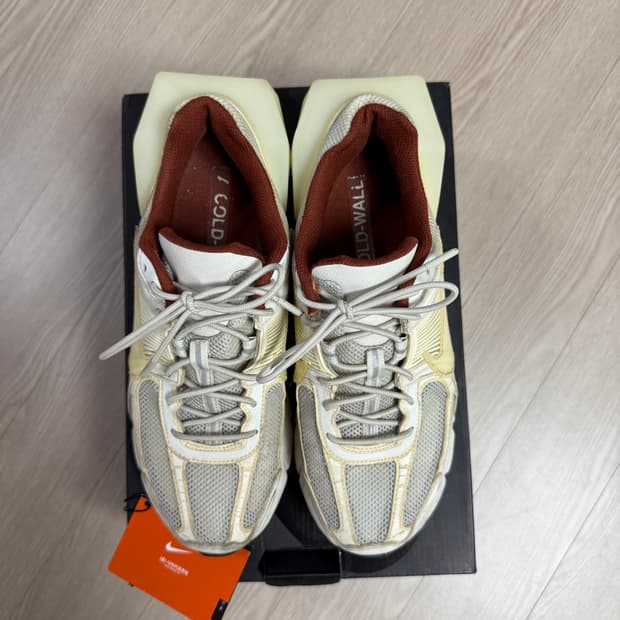 나이키 어콜드월 줌보메로