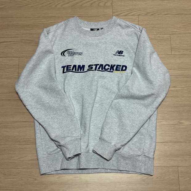 뉴발란스 프린팅 맨투맨