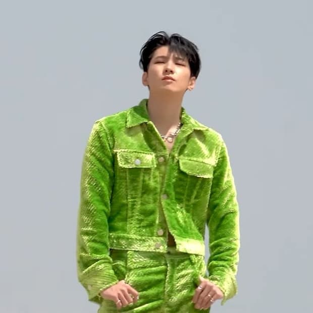 보테가베네타 셔닐 코듀로이 패러키트 자켓