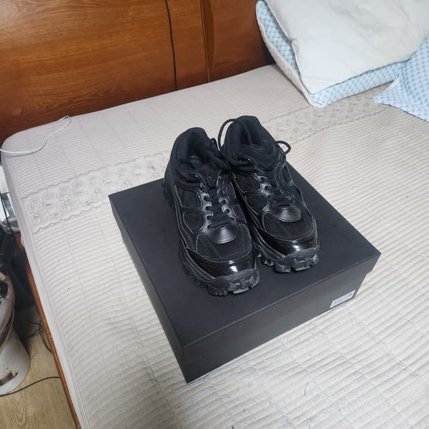 준지 스니커즈 블랙 270