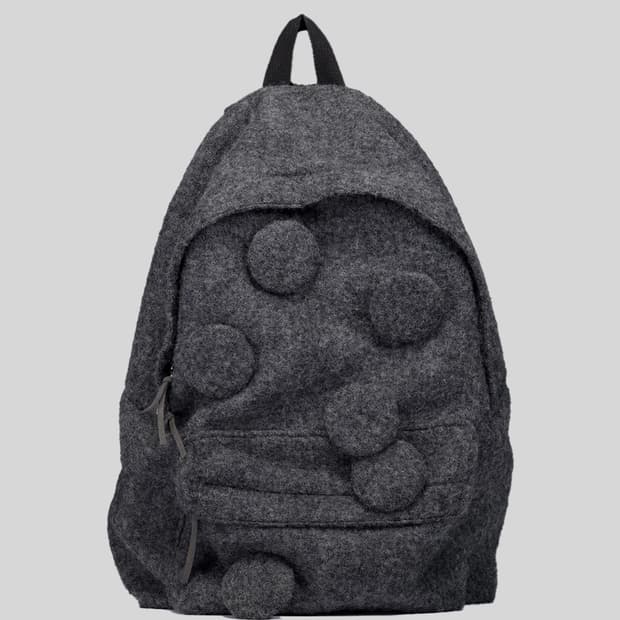 SAENGINSTUDIO 핀버튼 플리스 울 백팩