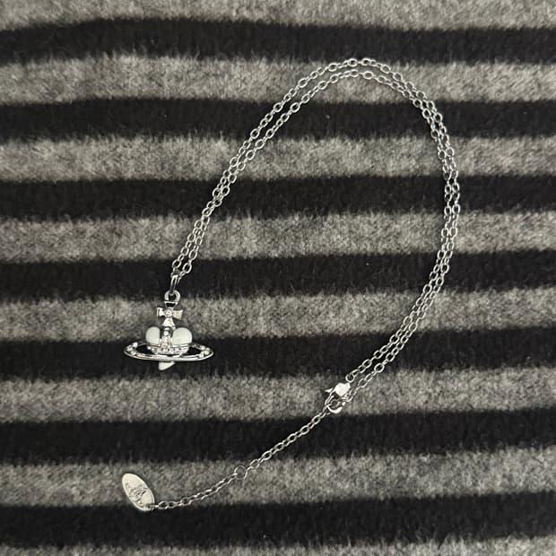 비비안웨스트우드 디아망떼 화이트 하트 목걸이