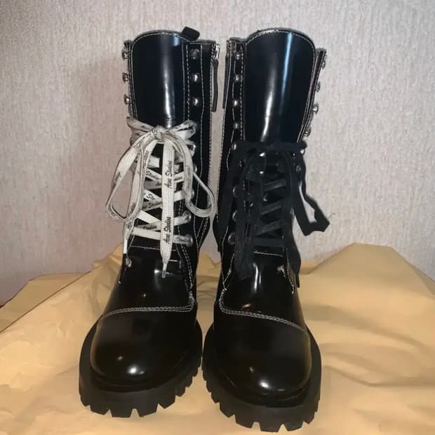 아크네 스튜디오 컴뱃 부츠