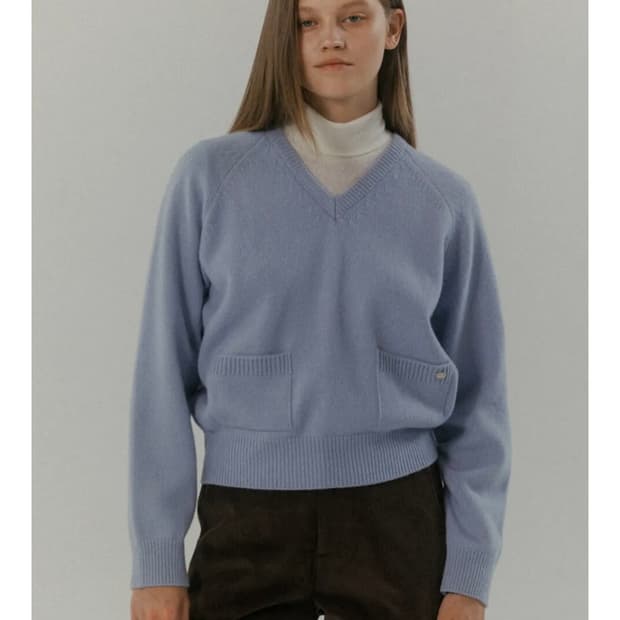 튜드먼트 울 브이넥 니트