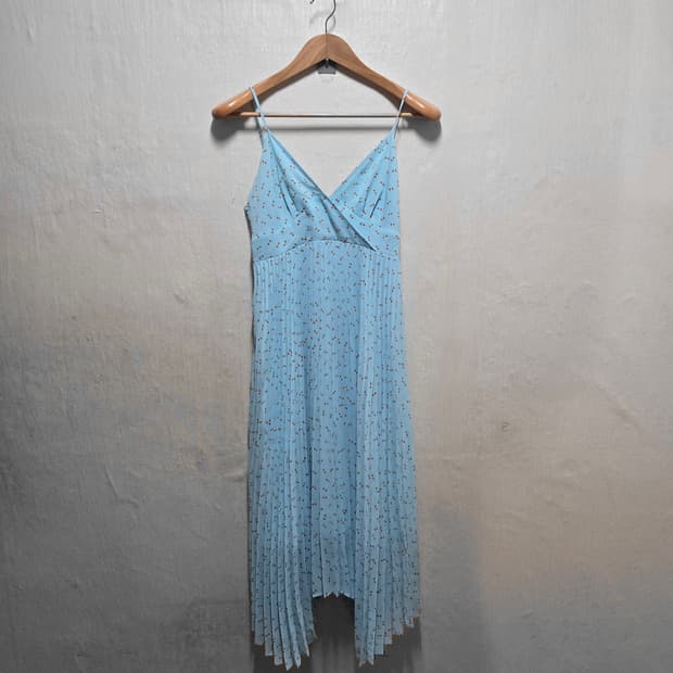 유니클로C 플리츠 캐미솔원피스