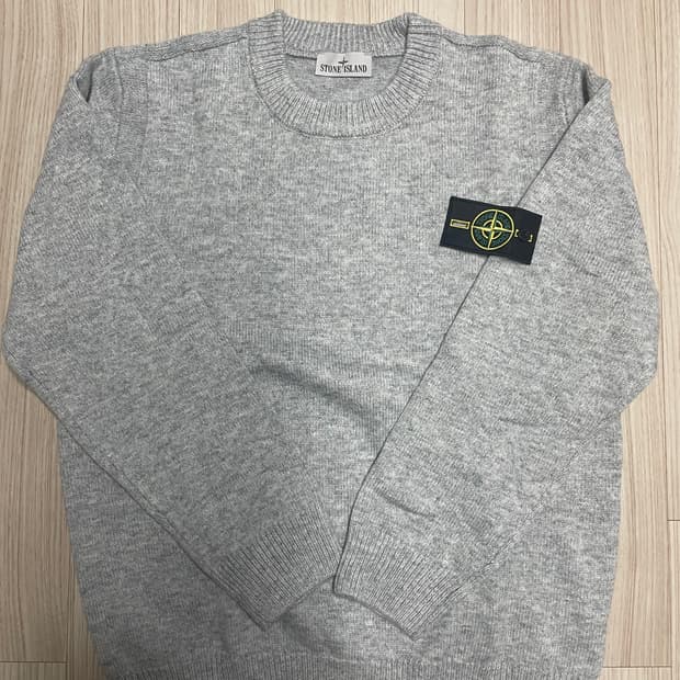 [새상품] 스톤아일랜드 램스울 리브 라운드 니트