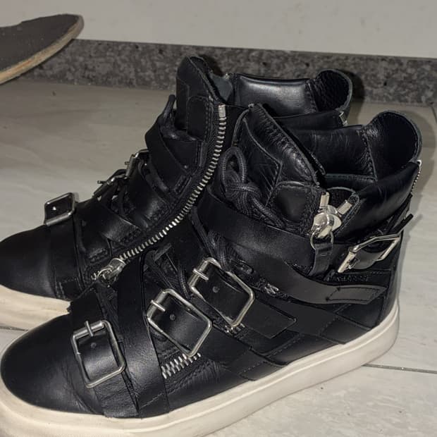 쥬세페자노티 레더 하이탑 스니커즈37