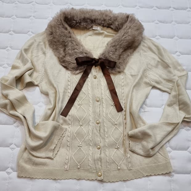 악세즈팜므 퍼카라 리본 니트 가디건