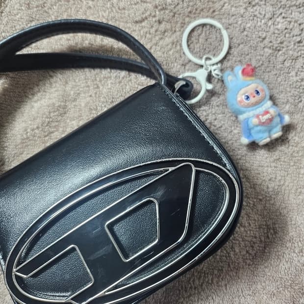 디젤 1DR 미니백 플라크 블랙