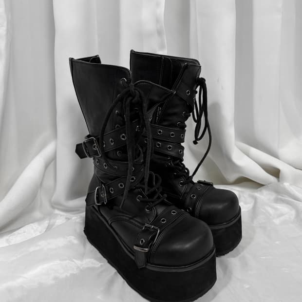 demonia buckle boots