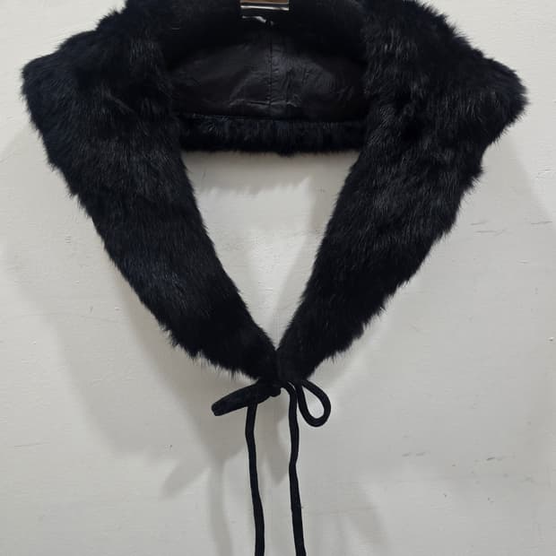 블랙 퍼 머플러