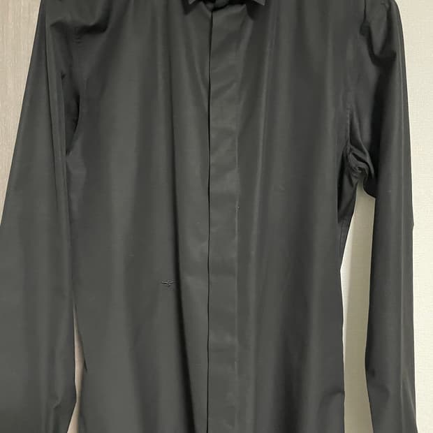 디올 남성 블랙셔츠 에센셜