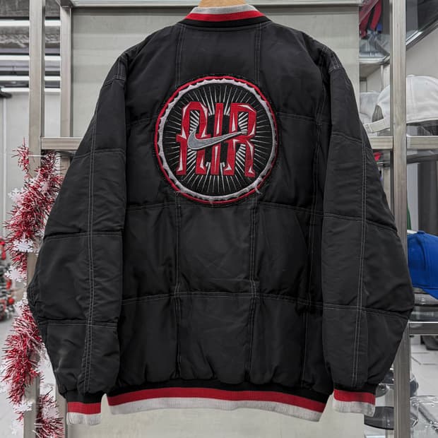 나이키 90s Air 엠브로이드 덕다운 푸퍼 자켓