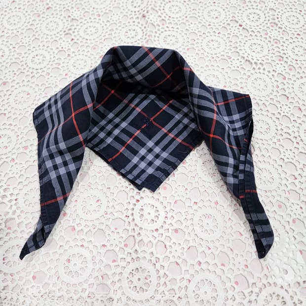 버버리네이비 체크 손수건