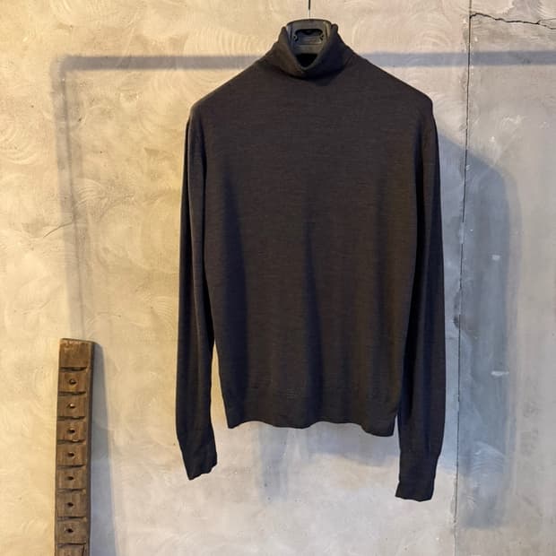 Geeson 메리노울 터틀넥 니트 100