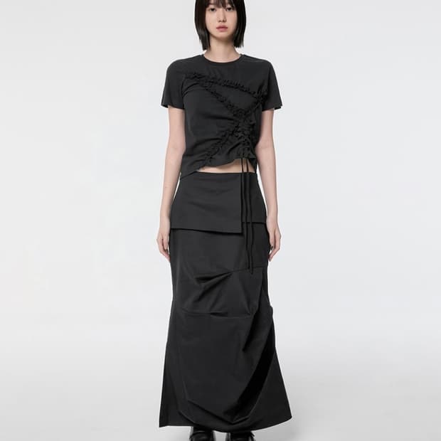 플레어업 다이애그널 스트랩 티셔츠