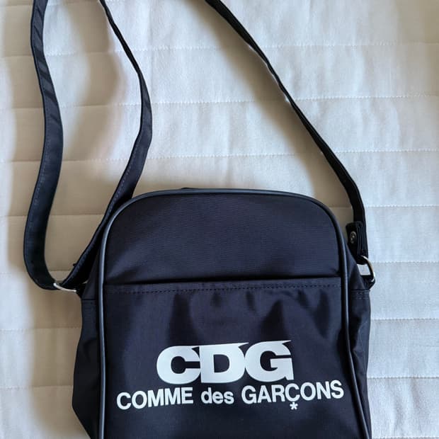 꼼데가르송 CDG 로고 남녀 공용 숄더백 크로스백 가방