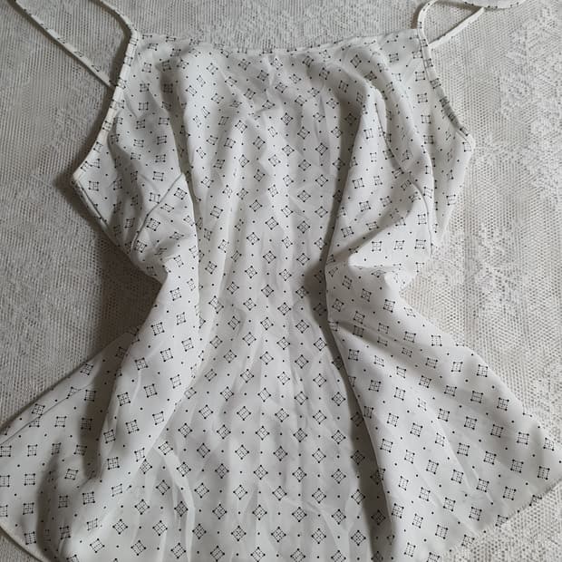 [빈티지] 패턴 끈나시 블라우스