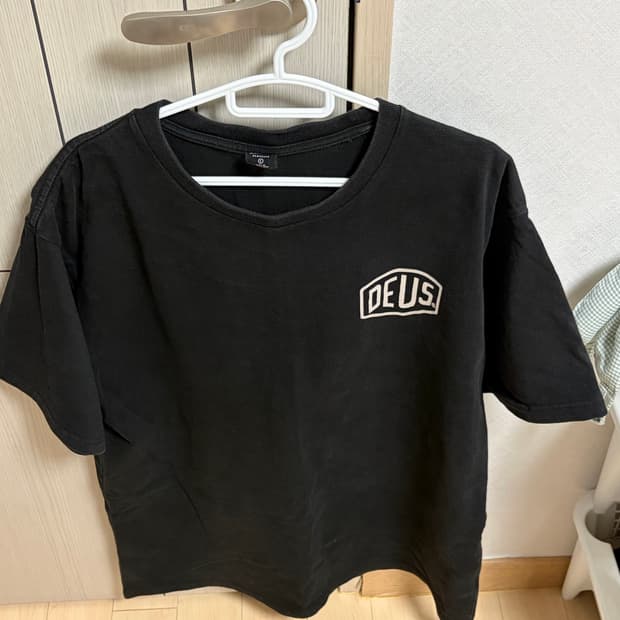 데우스 반팔 라지 사이즈 블랙