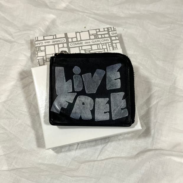꼼데가르송 월렛 라이브 프리 지퍼 지갑