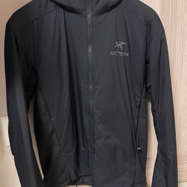 아크테릭스 아톰 lt 후디 블랙 m