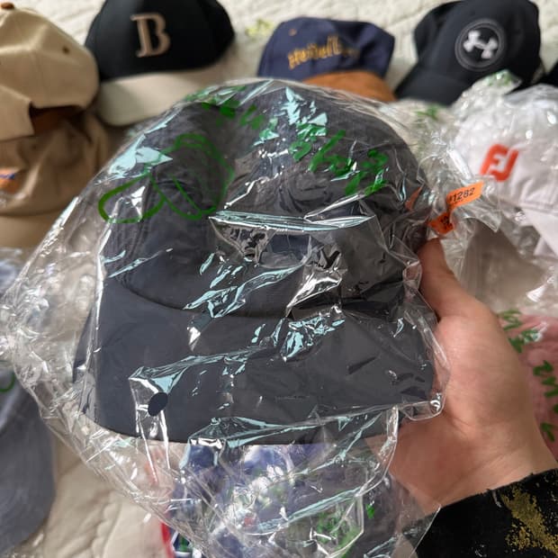 18번) 해외바잉 or 국내매장구매 모자들 볼캡, 헌팅캡, 이어플랩캡 등