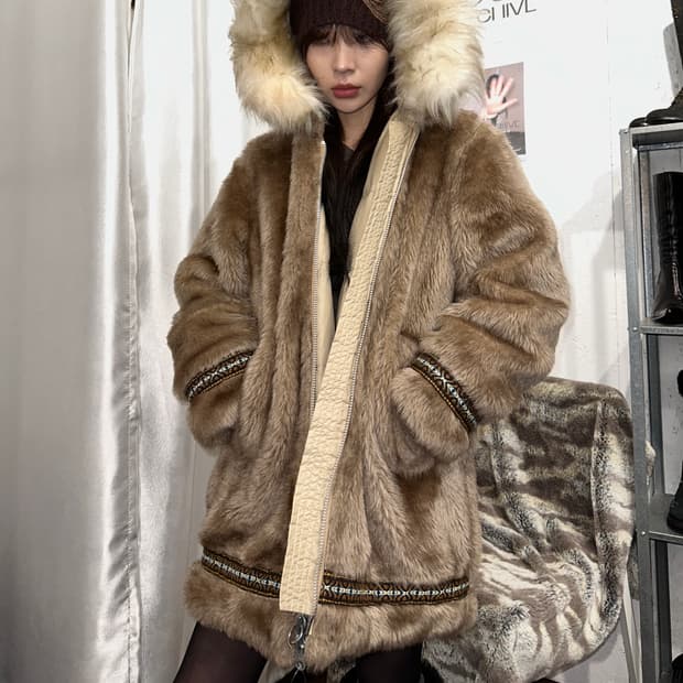 1970s 빈티지 HANSA 털 구스 다운 패딩 코트