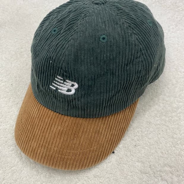 뉴발란스 볼캡 