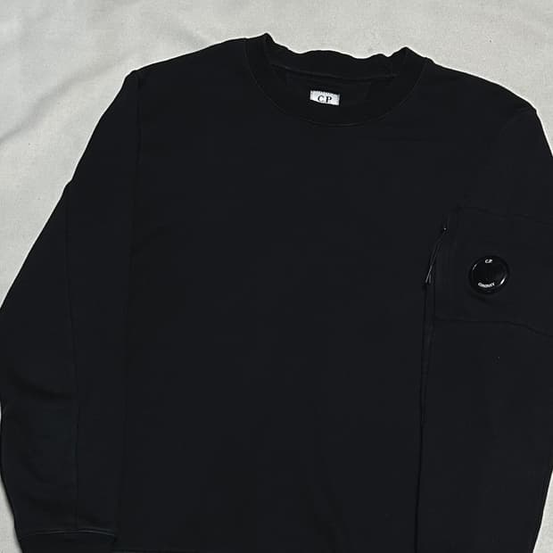 XL C.P. 컴퍼니 블랙 맨투맨