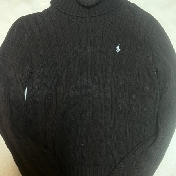 폴로 터틀넥니트