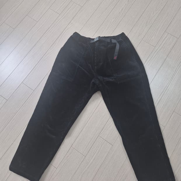 그라미치 루즈테이퍼드 코듀로이 팬츠 블랙