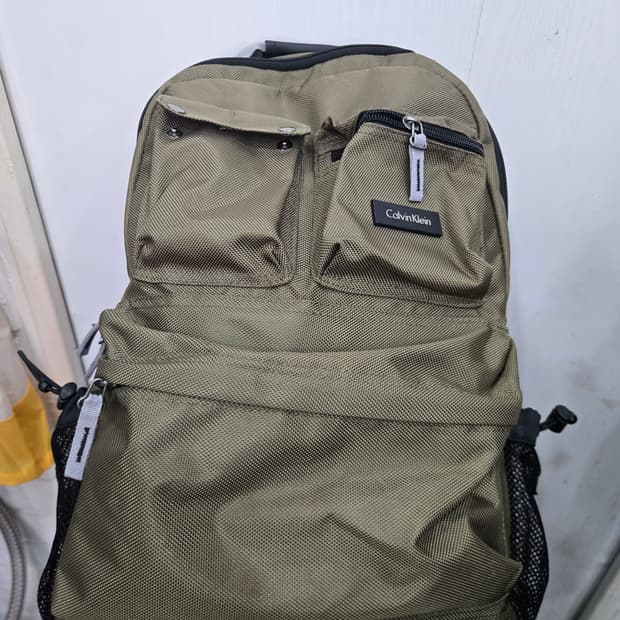 Calvinklein 캘빈클라인 백팩 가방! 상태 굿굿굿! 수납공간 굿