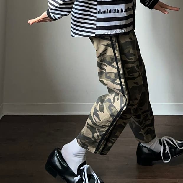 Chip Clip 크롭 카모플라쥬 트랙 팬츠