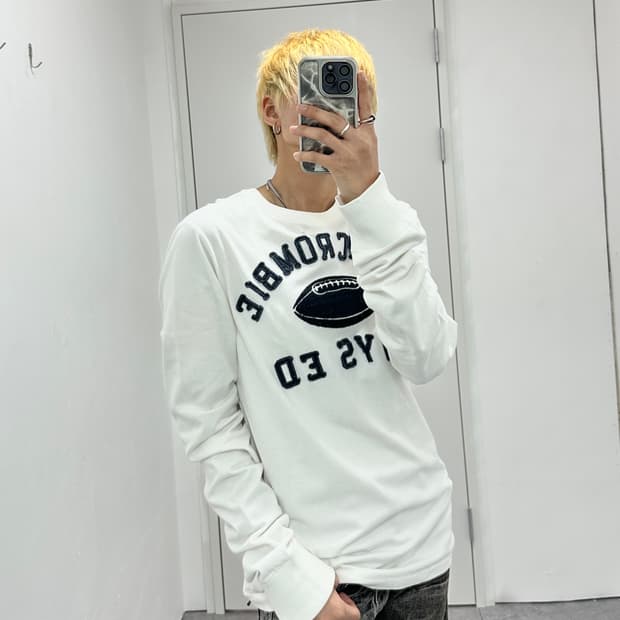 ABERCROMBIE logo patch sleeve