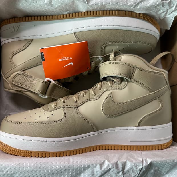 나이키 에어포스 1 미드 07LX 라임스톤 