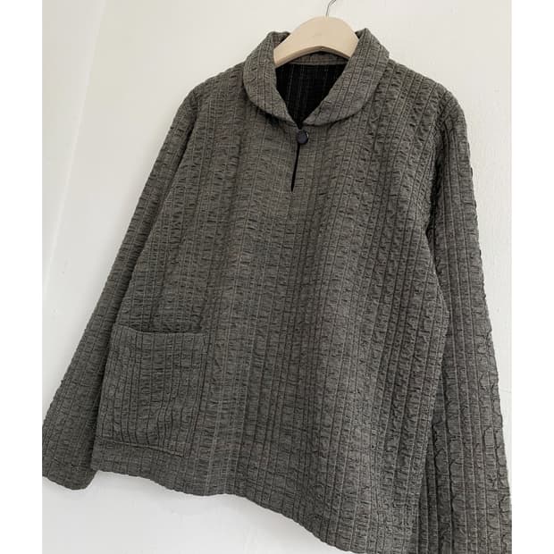 Round collar patterned crop pu