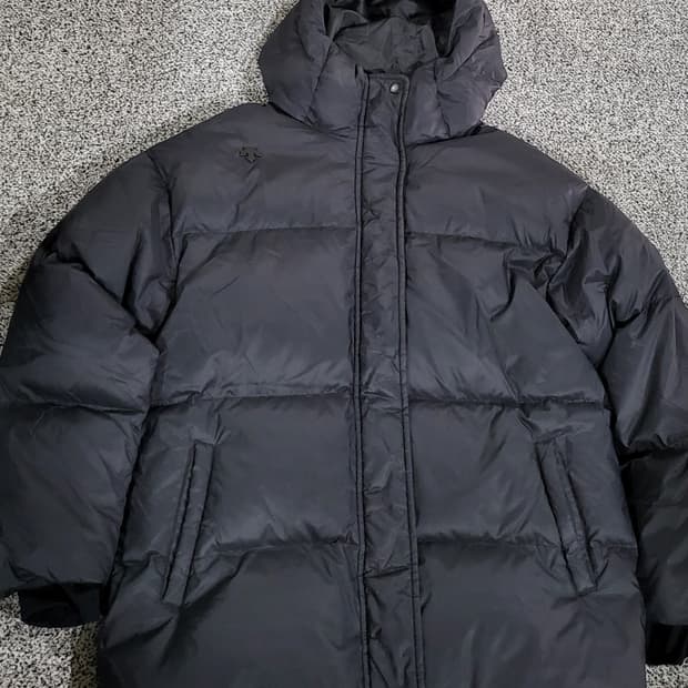 데상트 블랙 패딩자켓